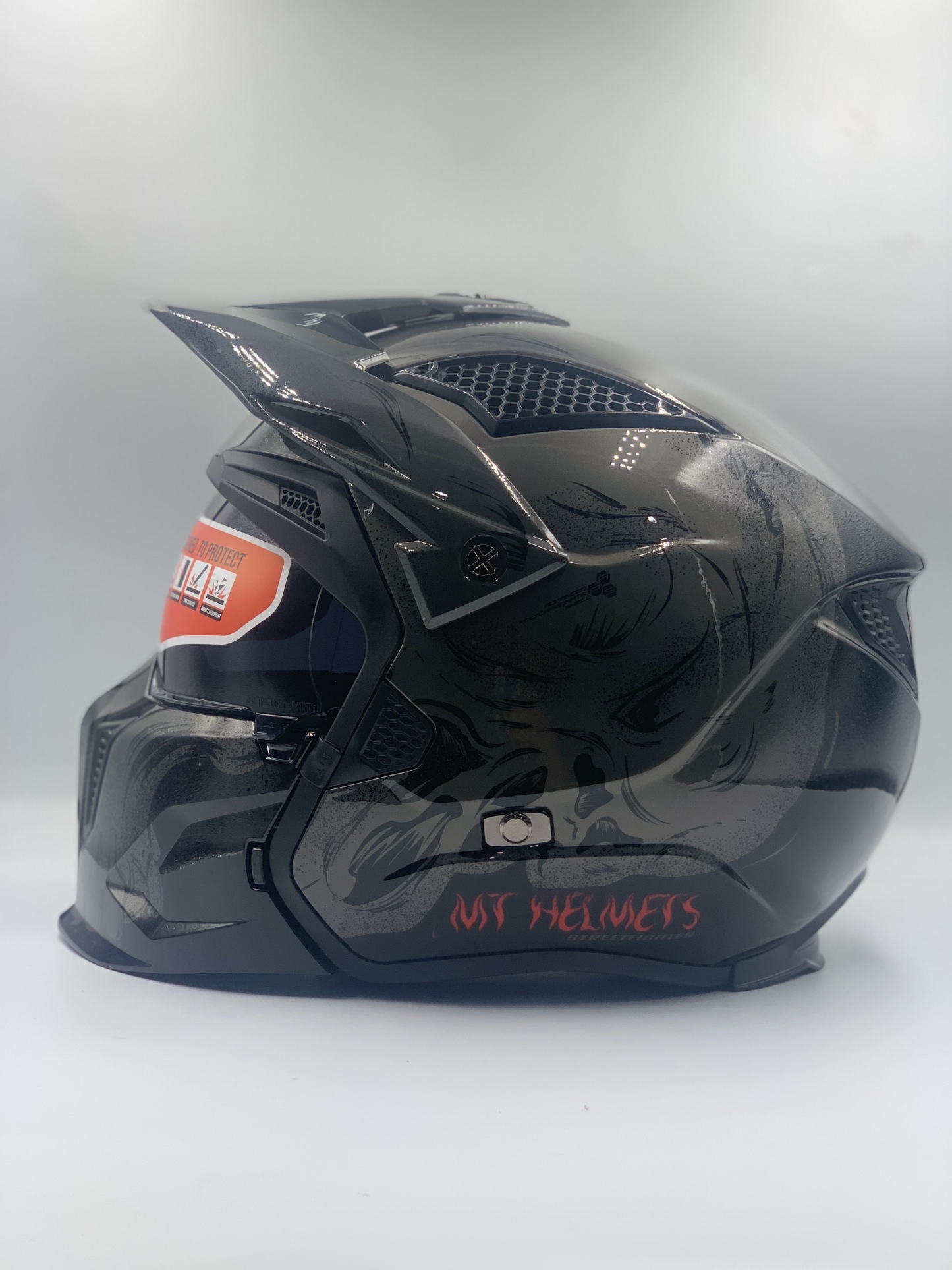 MT Street Fighter Darkness A2 Gloss Gray